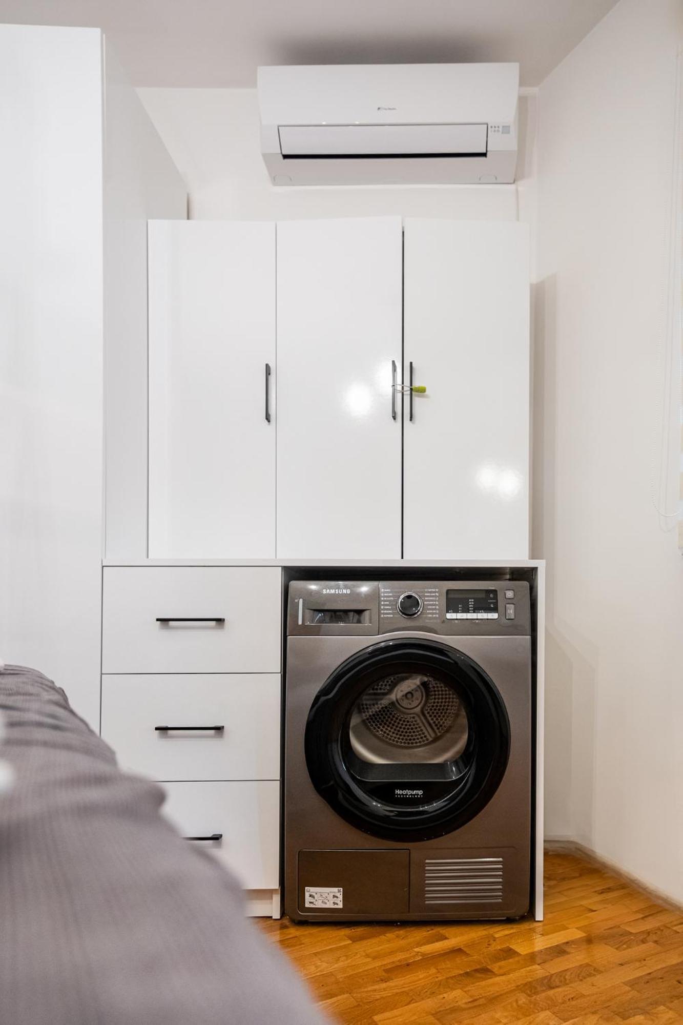 Roman Thermae 2Bdrm Sunny Apartment Varna Ngoại thất bức ảnh